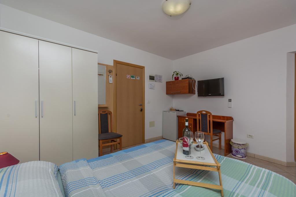 Guest House Gloria Novigrad  Exterior photo