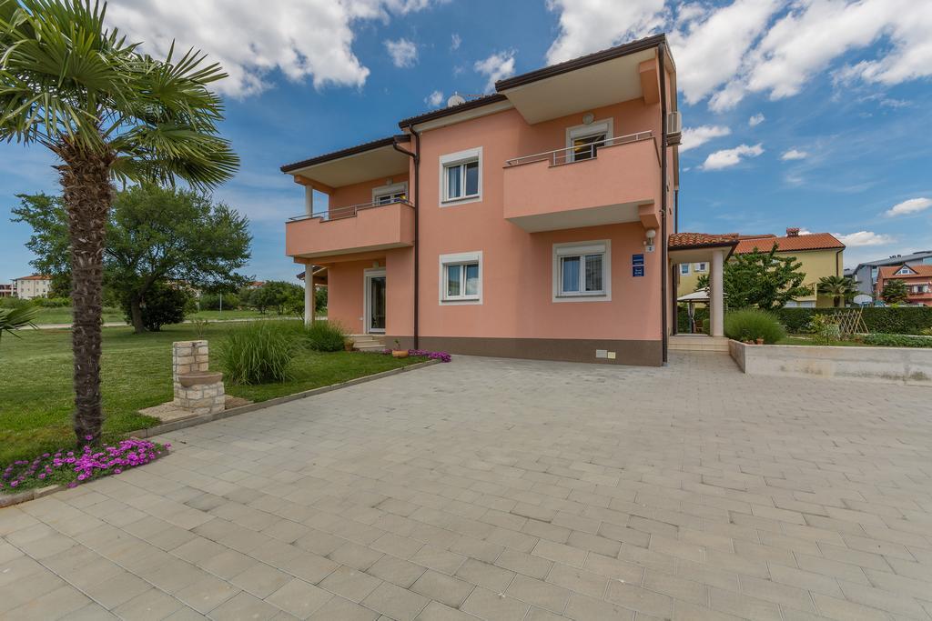 Guest House Gloria Novigrad  Exterior photo