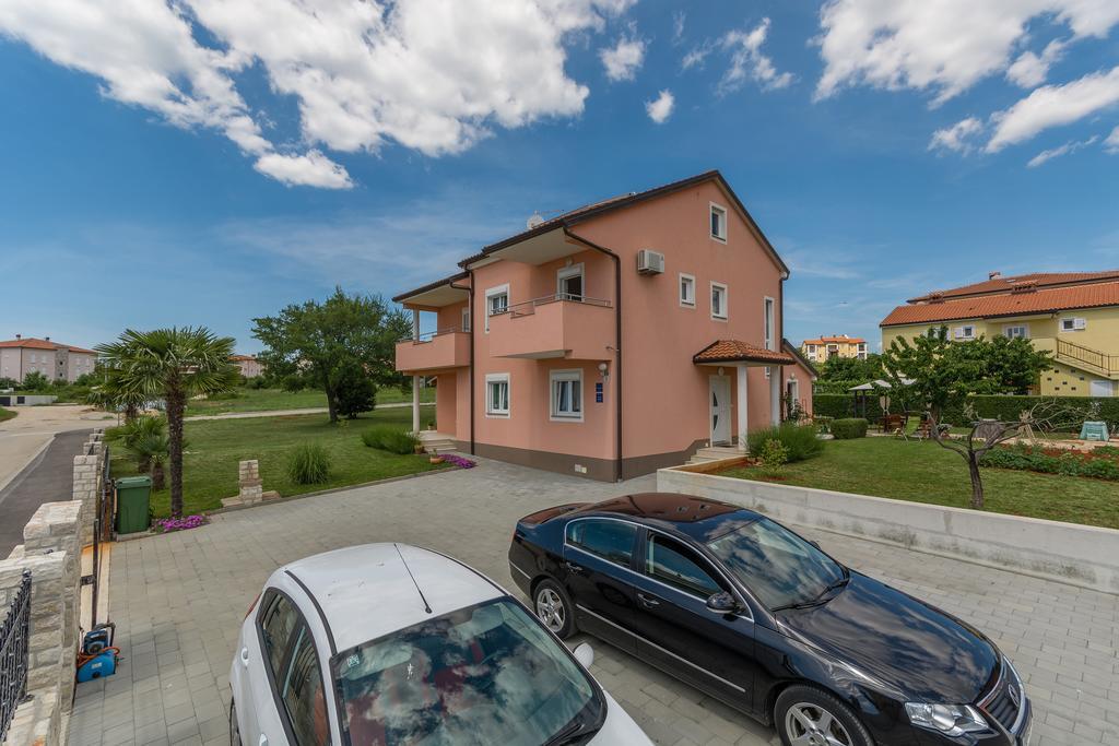 Guest House Gloria Novigrad  Exterior photo